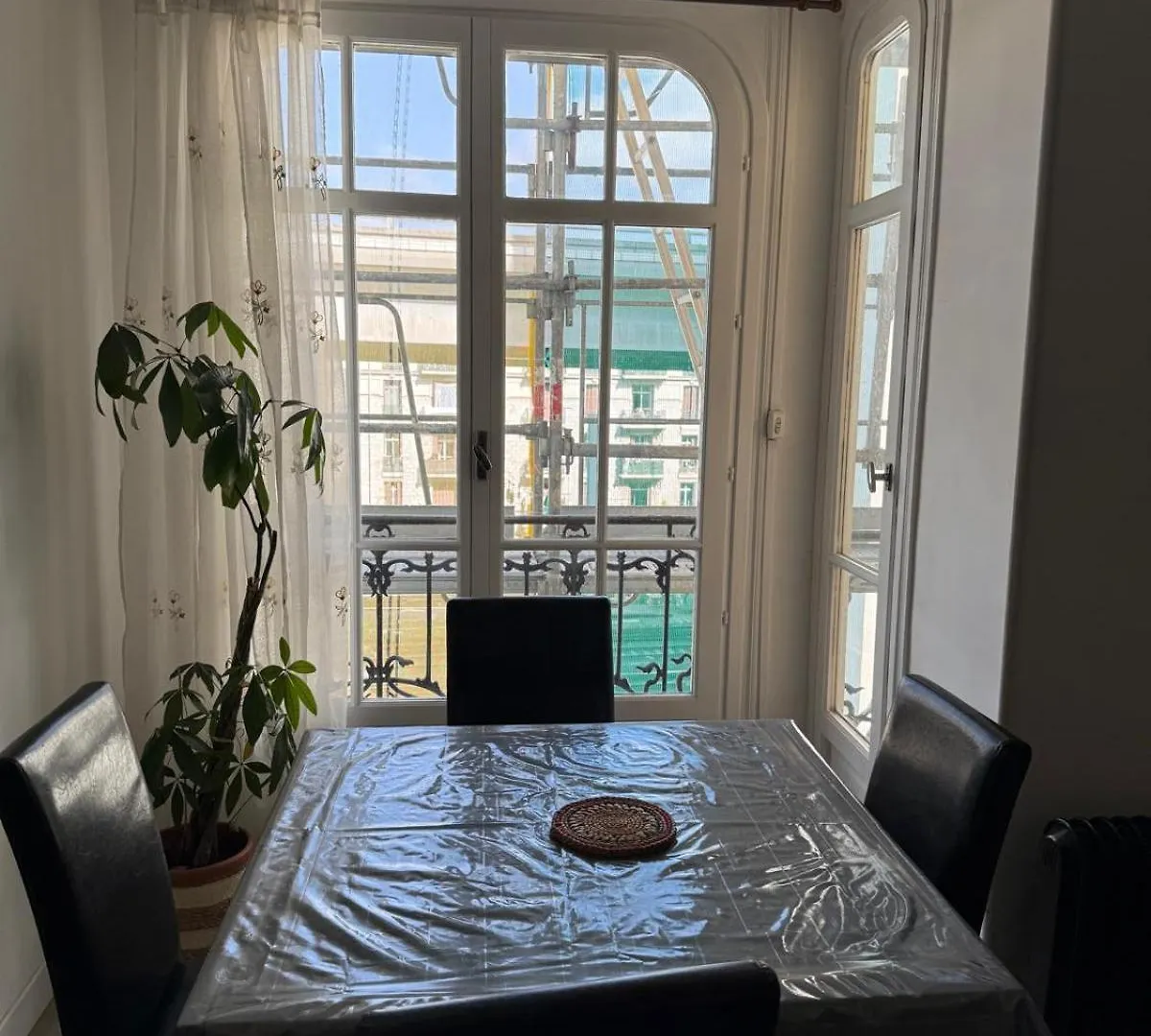 Apartment Near Station And Shops Nice